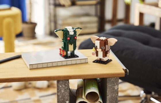 Official LEGO image of Gremlins Gizmo™ and Stripe Figures (40919).