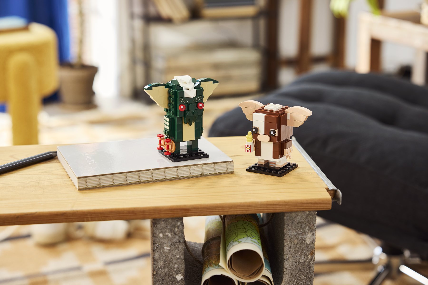 Official LEGO image of Gremlins Gizmo™ and Stripe Figures (40919).