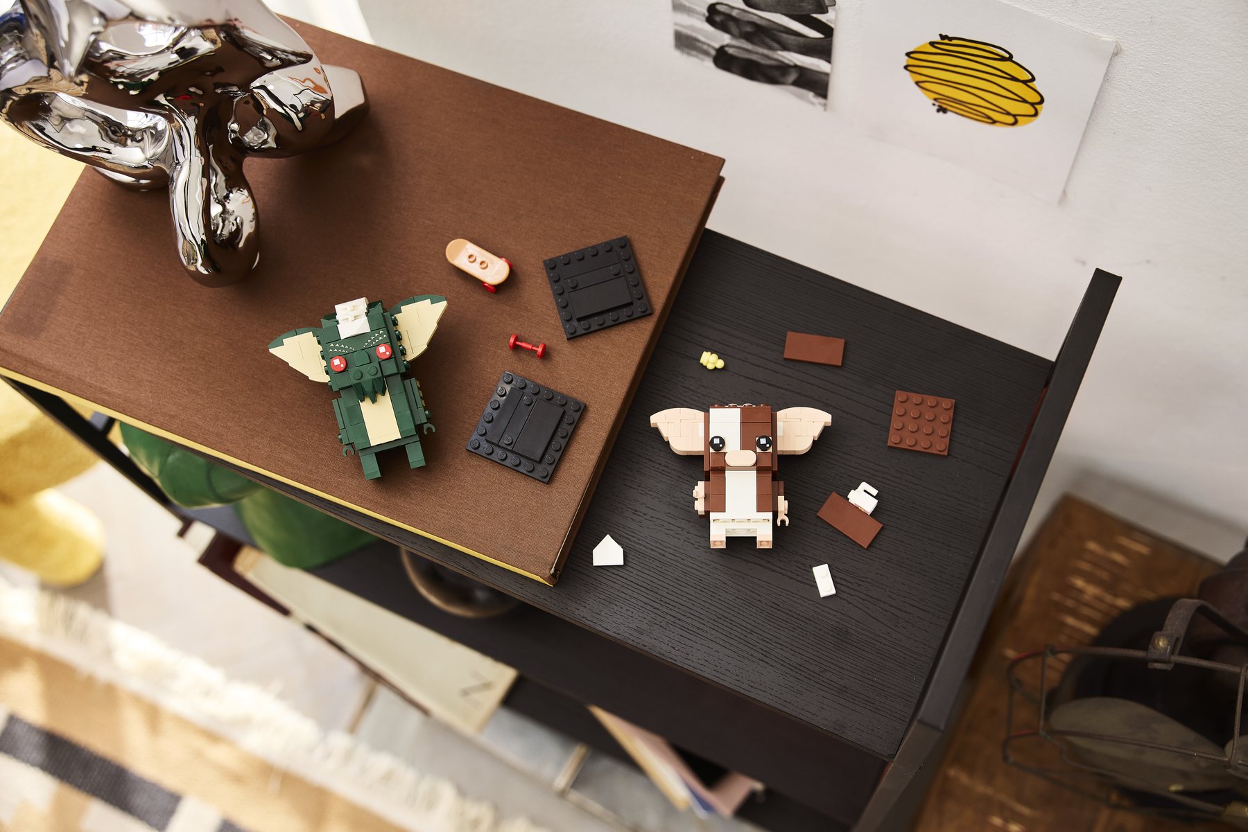Official LEGO image of Gremlins Gizmo™ and Stripe Figures (40919).