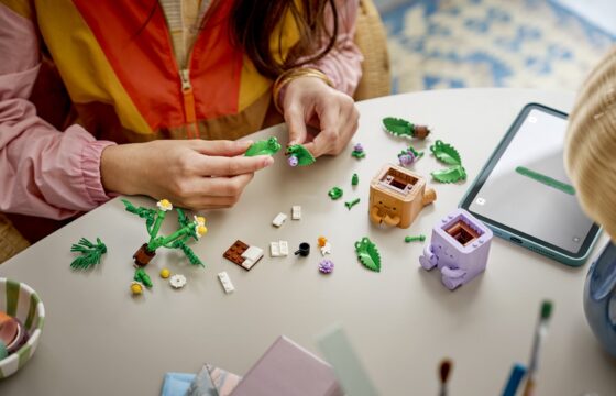 Official LEGO image of Cozy Plants