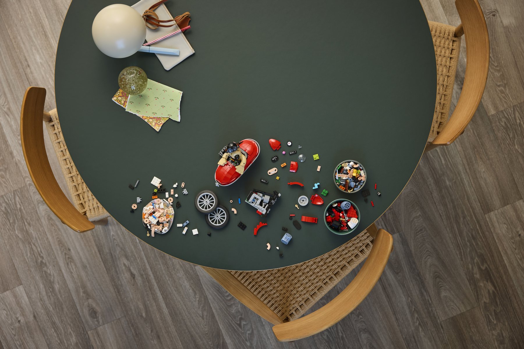 Official LEGO image of Wallace & Gromit