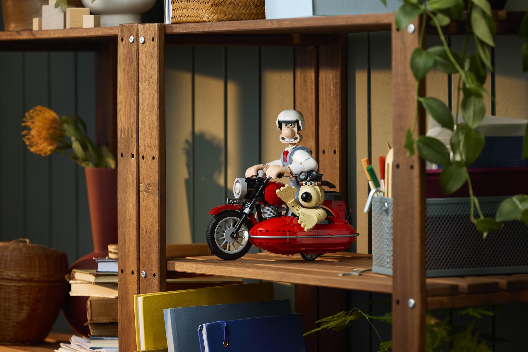 Official LEGO image of Wallace & Gromit