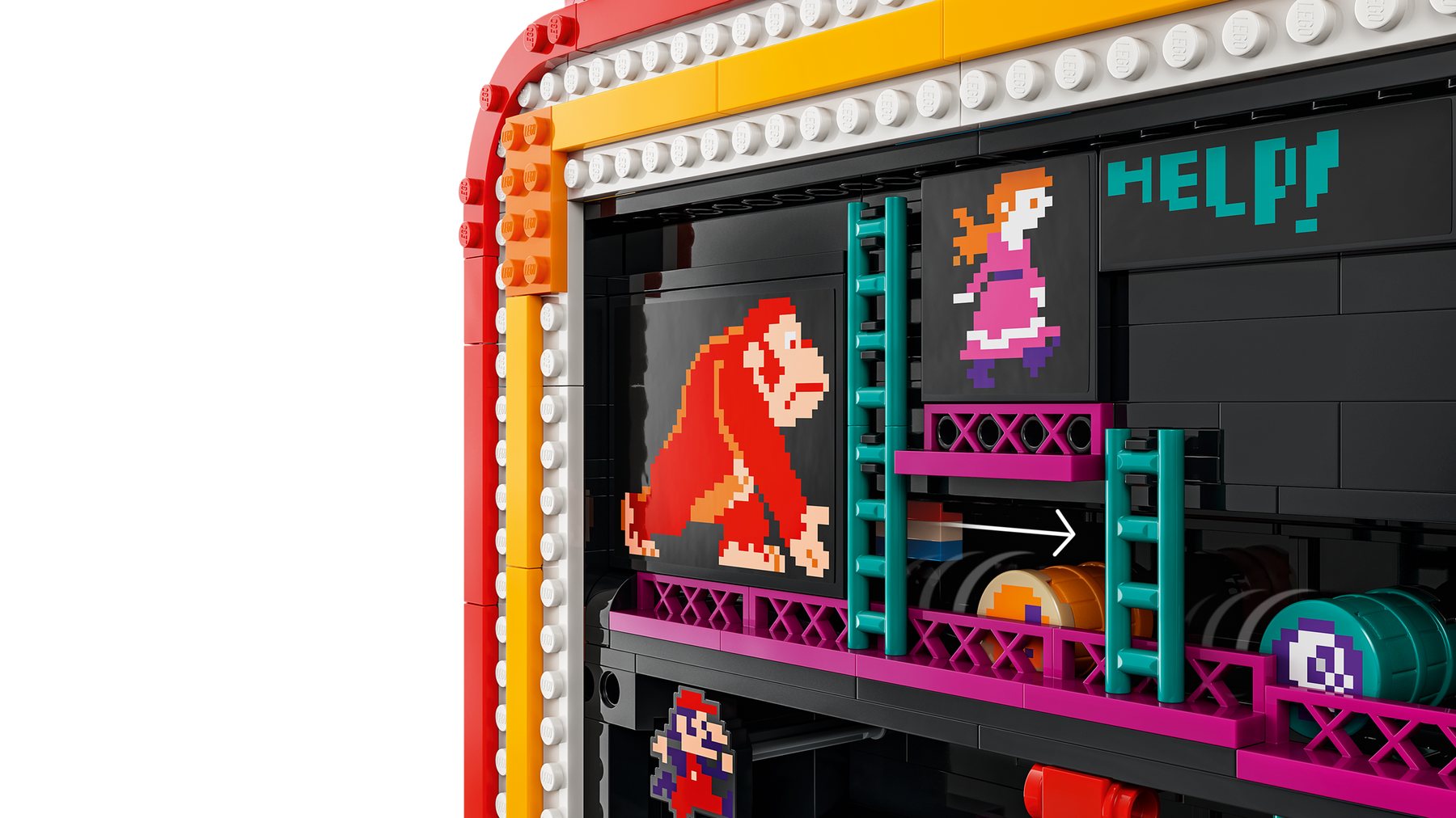 Close-up of LEGO® Donkey Kong™ Arcade with arrows showing how the barrels move around the set.