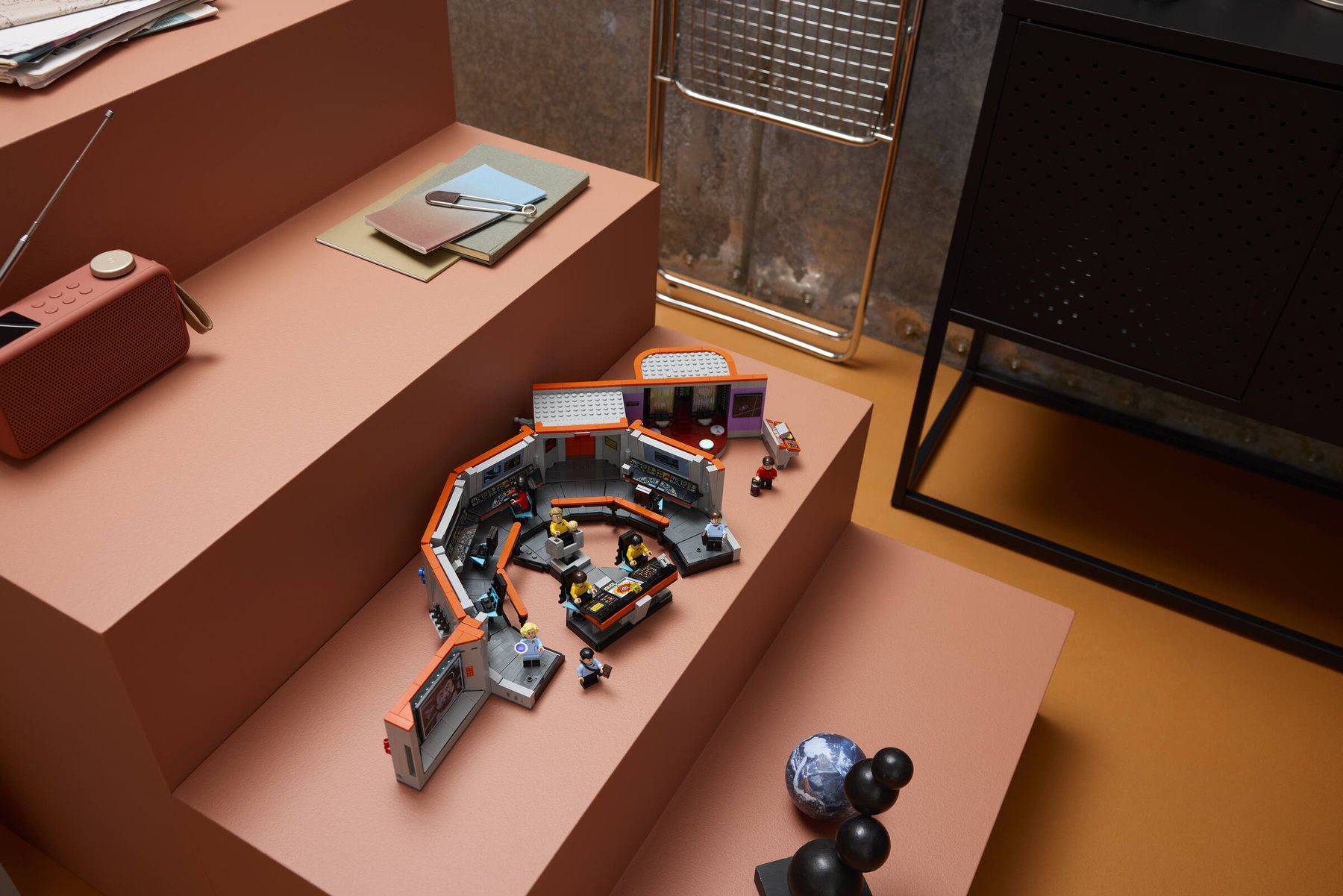 Official LEGO environment image of Star Trek: U.S.S. Enterprise NCC-1701 Bridge